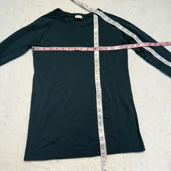 Athleta MOMENTUM SEAMLESS TOP Long Sleeve Athletic Top Dark Green Women’s small - Picture 3 of 12